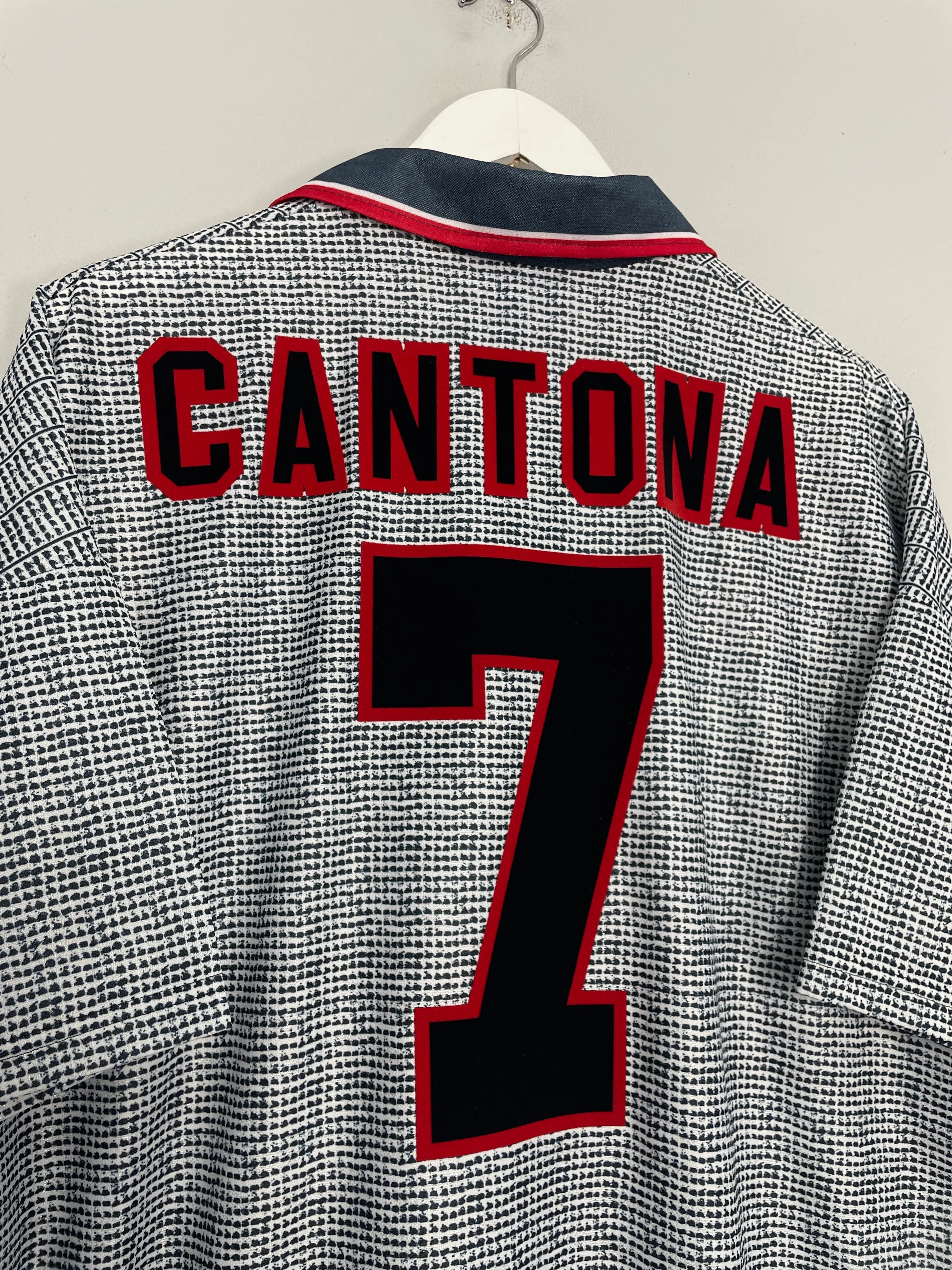 1995/96 MANCHESTER UNITED CANTONA #7 AWAY SHIRT (XL) UMBRO