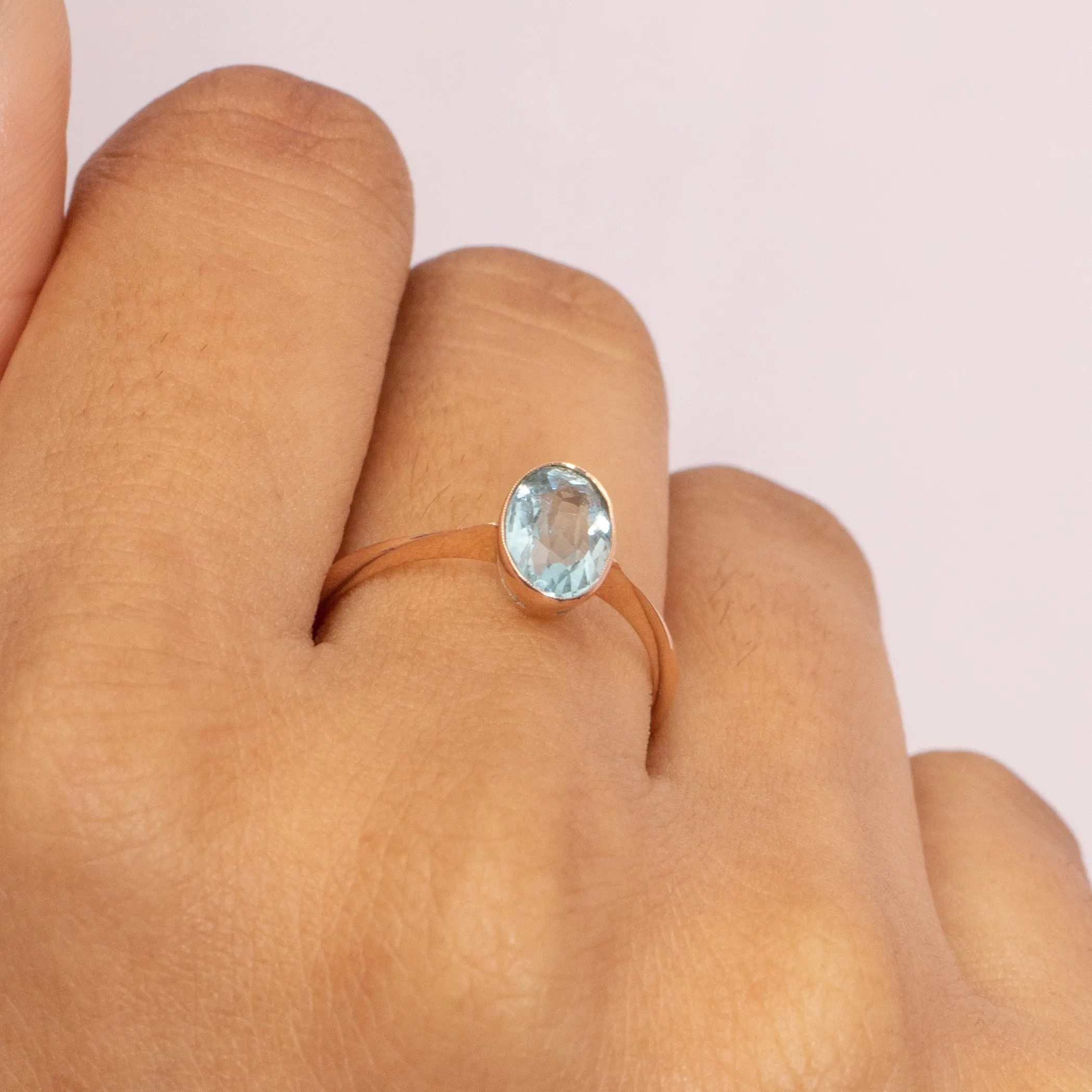 9ct Gold Aquamarine Oval Bezel-Set Solitaire Ring, 1.00ct Aquamarine