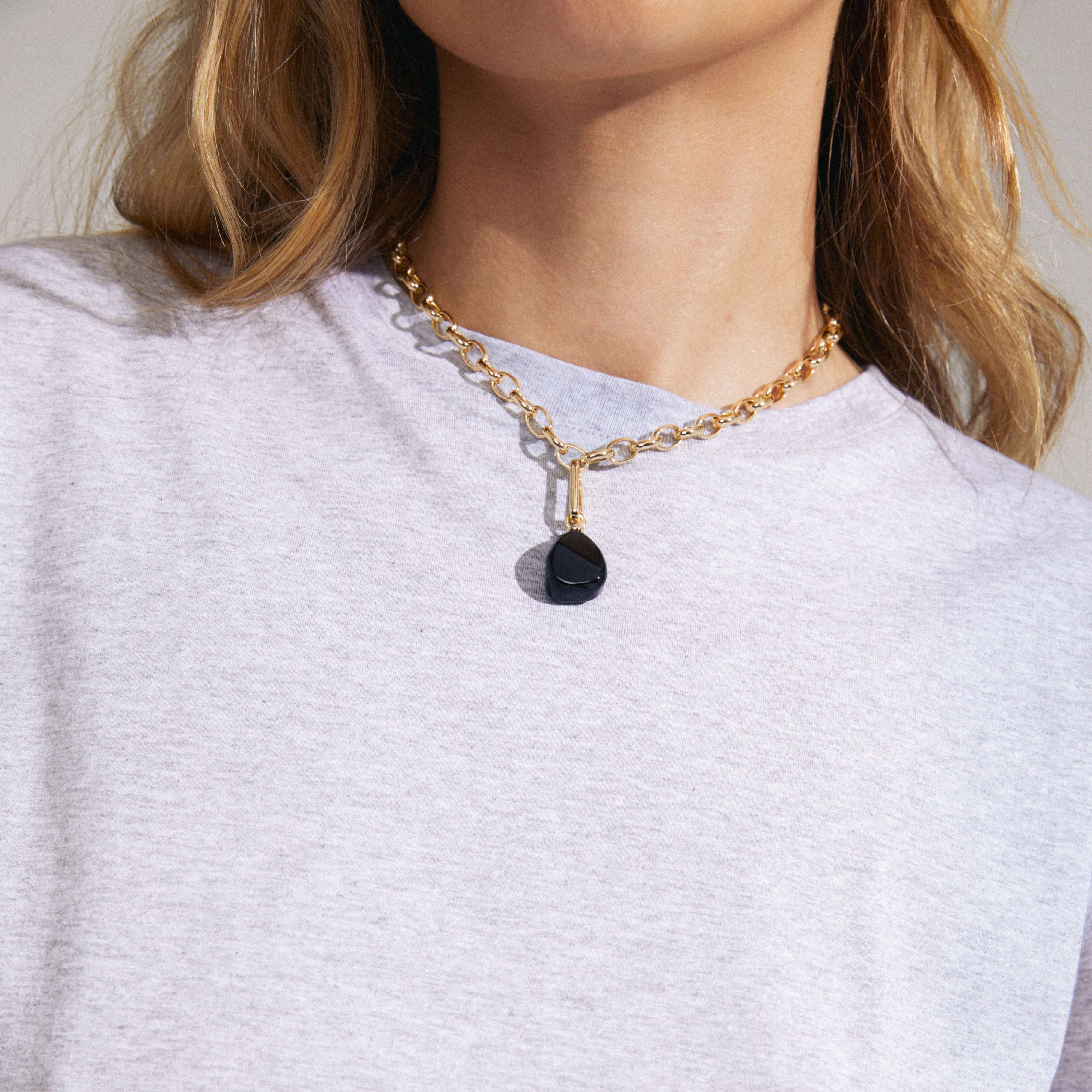 CHARM black agate pendant, gold-plated