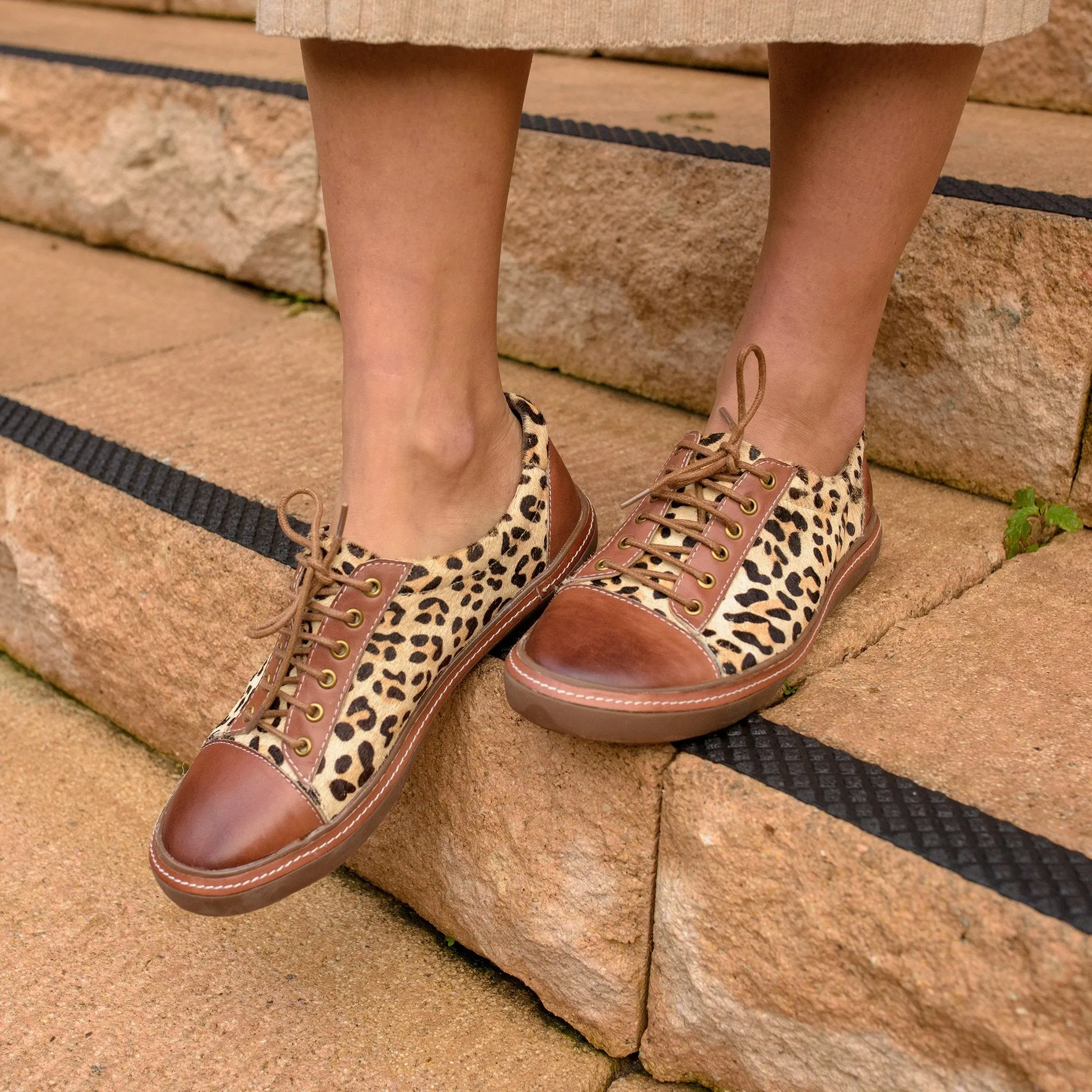 L'ARTISTE LIBBI-LEOPARD LACE-UP SHOE