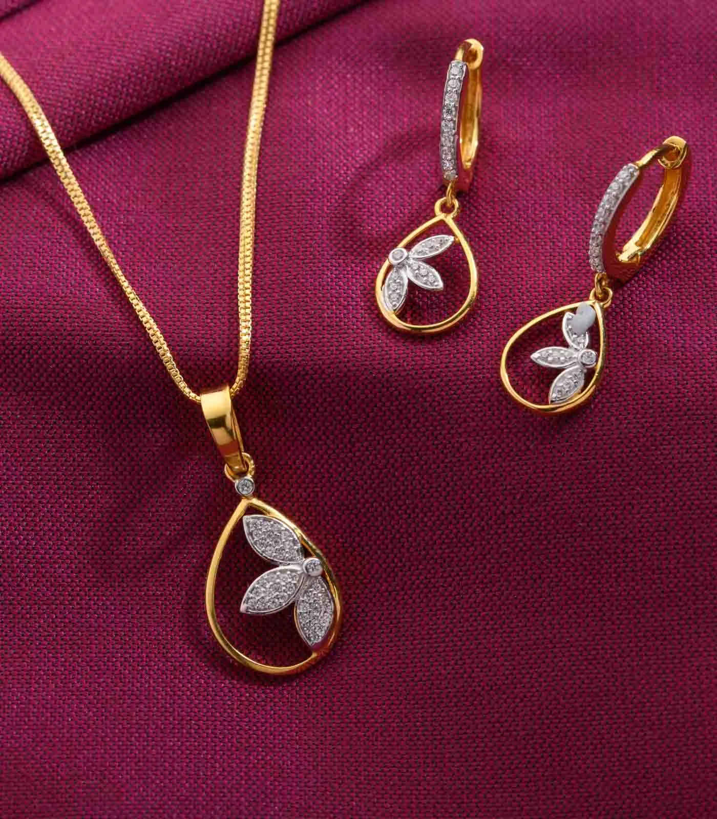 Semi floral blossom pendant set